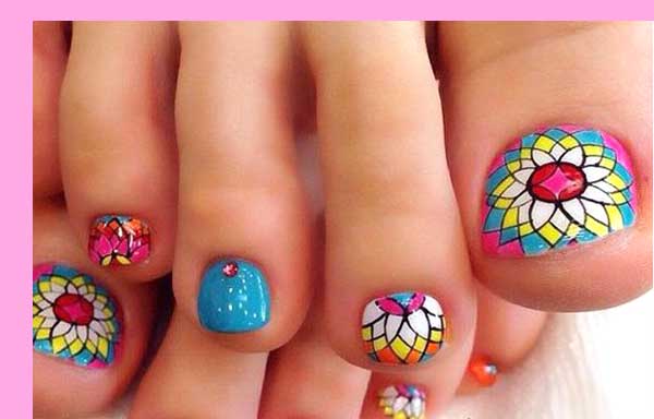 PUBLICIDADE de imagens de pés - pés de mulher - unhas dos pés pintadas