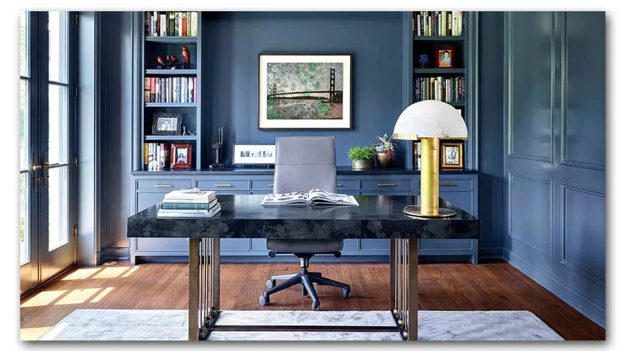 Oficina en casa con azul índigo
